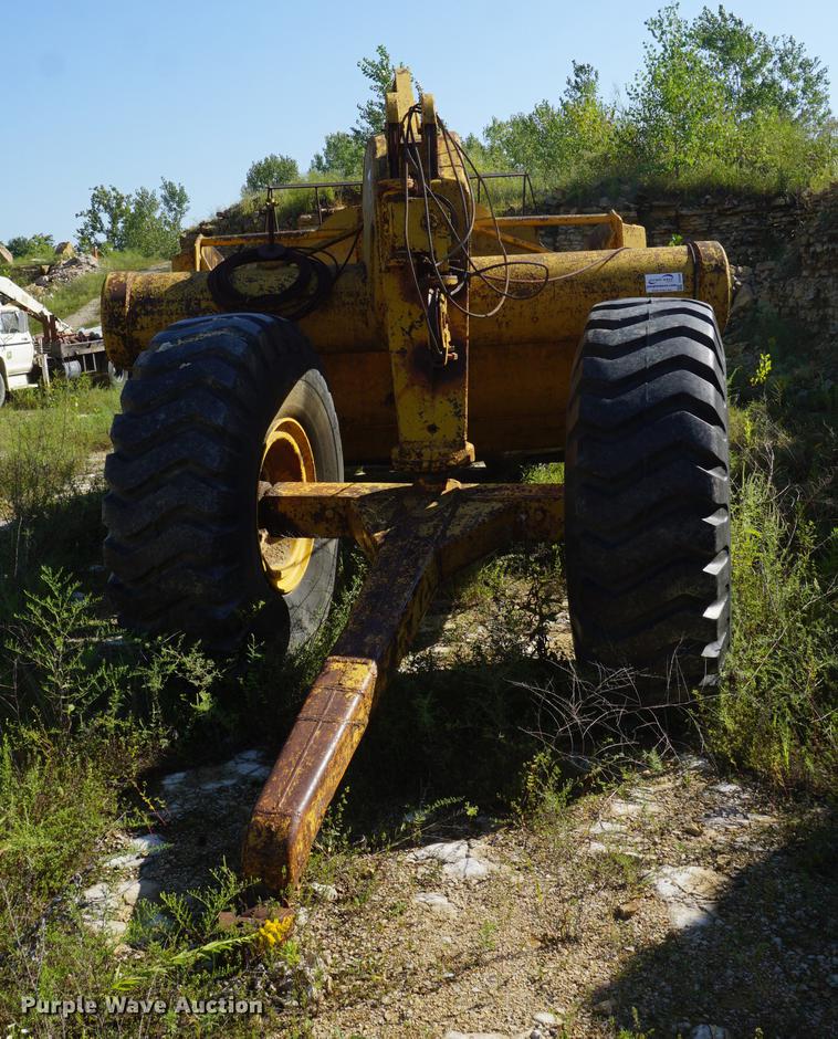 image for item DD6485 Caterpillar 80 scraper