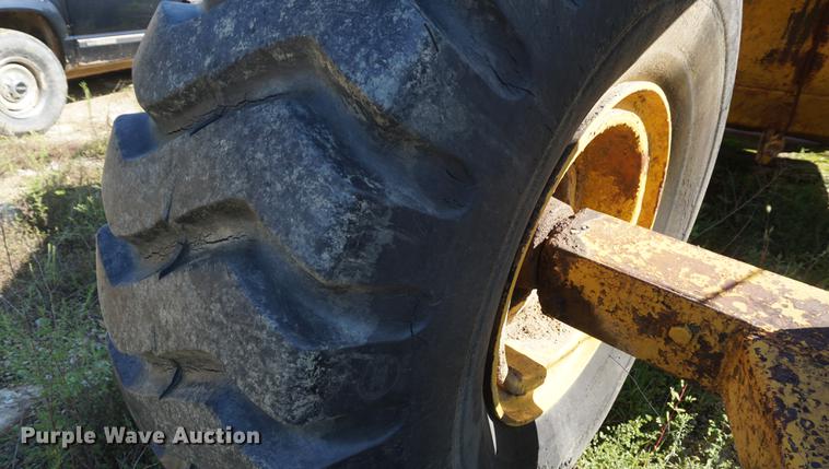 image for item DD6485 Caterpillar 80 scraper