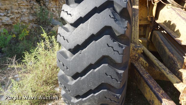 image for item DD6485 Caterpillar 80 scraper