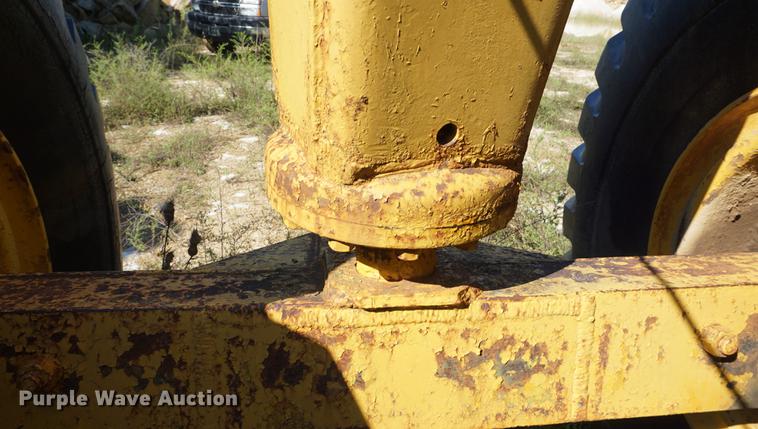 image for item DD6485 Caterpillar 80 scraper