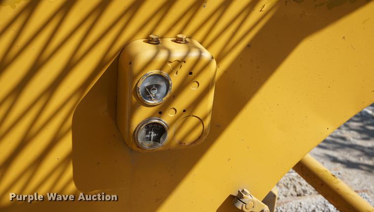 image for item DD6488 1953 Caterpillar D8 dozer