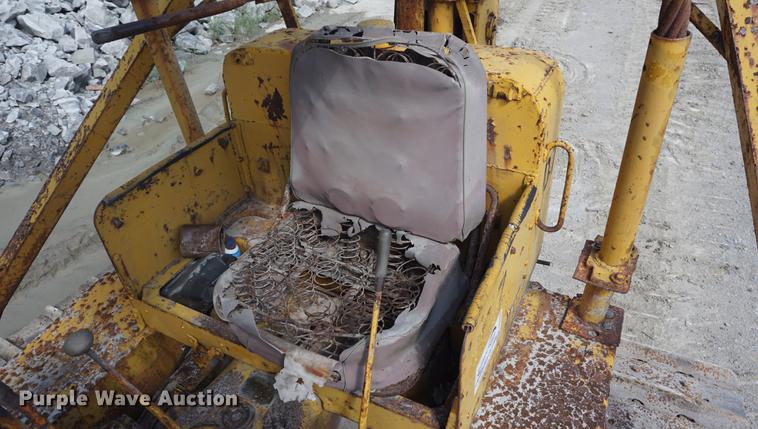 image for item DD6489 1937 Caterpillar RD7 dozer