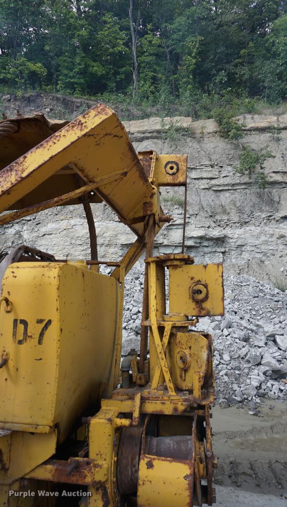 image for item DD6489 1937 Caterpillar RD7 dozer