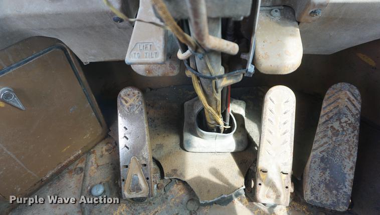 image for item DD6508 1986 Caterpillar 966D wheel loader