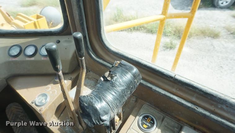 image for item DD6508 1986 Caterpillar 966D wheel loader