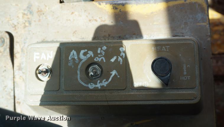 image for item DD6508 1986 Caterpillar 966D wheel loader
