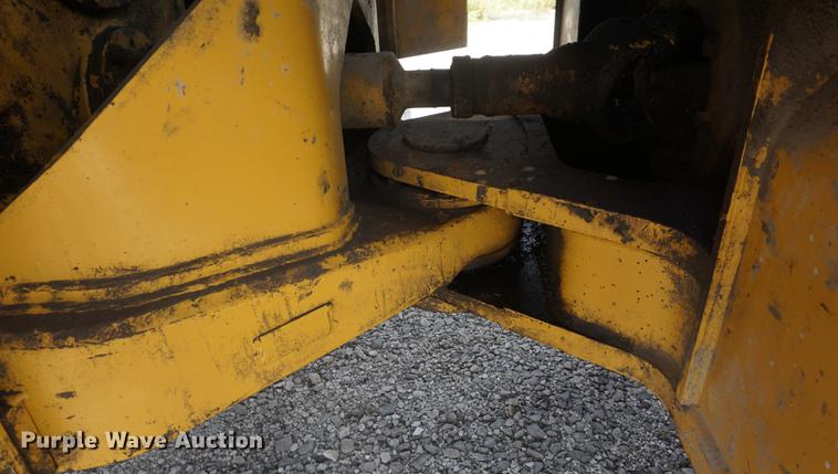 image for item DD6508 1986 Caterpillar 966D wheel loader