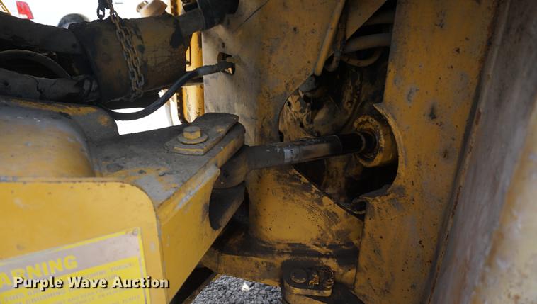 image for item DD6508 1986 Caterpillar 966D wheel loader