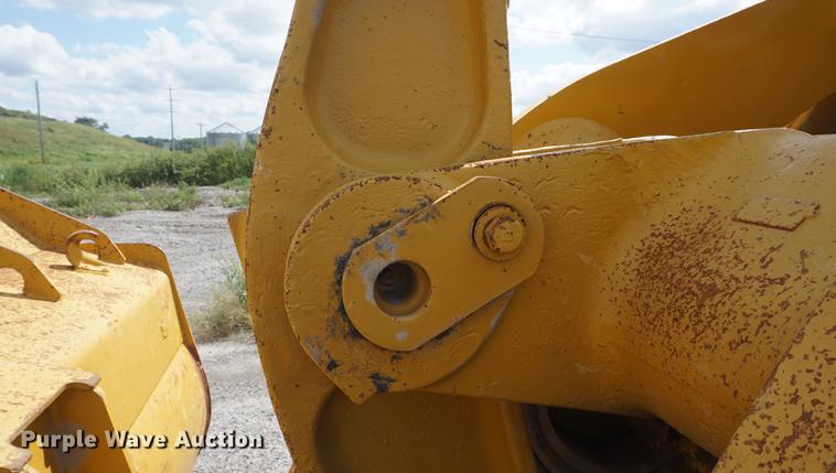 image for item DD6508 1986 Caterpillar 966D wheel loader