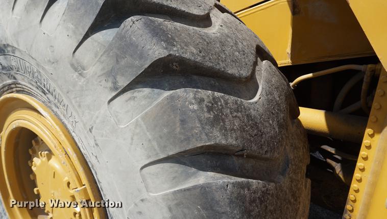 image for item DD6508 1986 Caterpillar 966D wheel loader