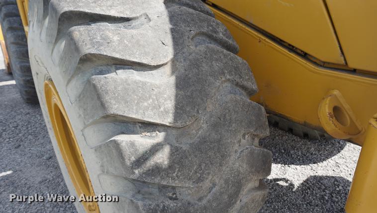 image for item DD6508 1986 Caterpillar 966D wheel loader
