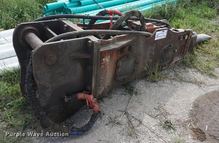 image for item DD6513 NPK 16X breaker