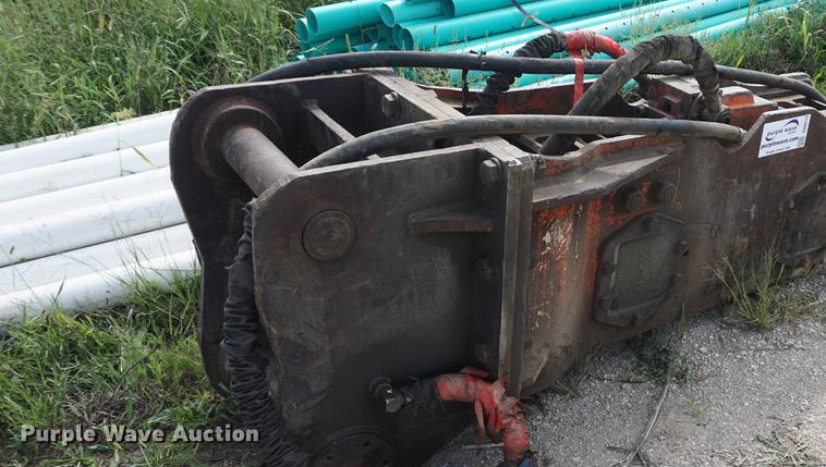 image for item DD6513 NPK 16X breaker