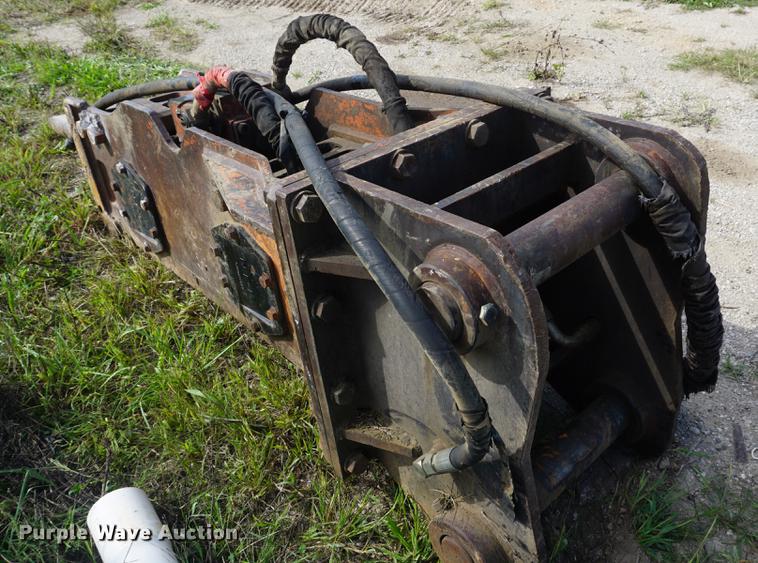 image for item DD6513 NPK 16X breaker