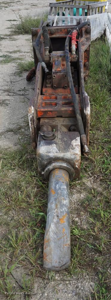 image for item DD6513 NPK 16X breaker