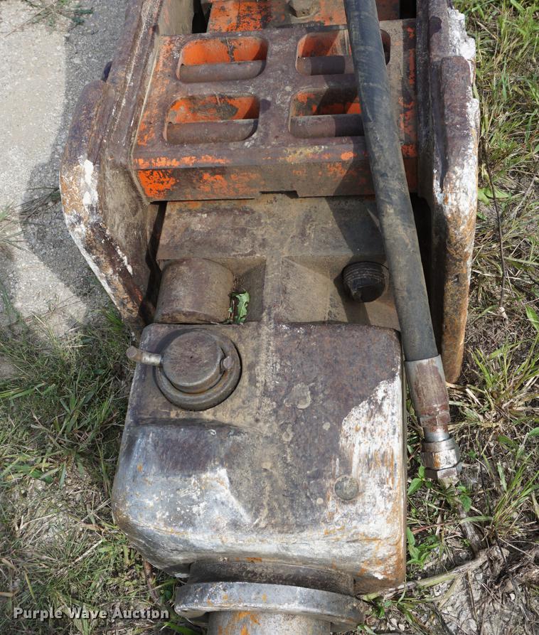 image for item DD6513 NPK 16X breaker