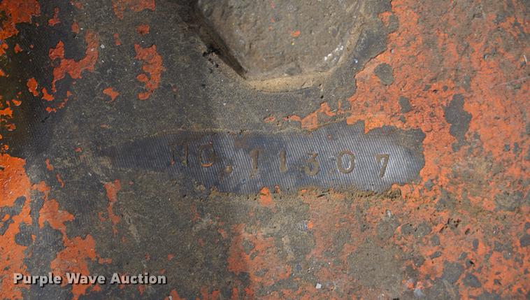 image for item DD6513 NPK 16X breaker