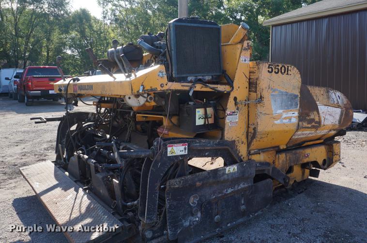 image for item DD6521 2006 Mauldin 550E paver