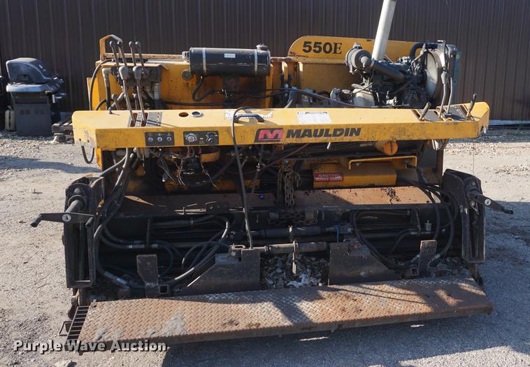 image for item DD6521 2006 Mauldin 550E paver