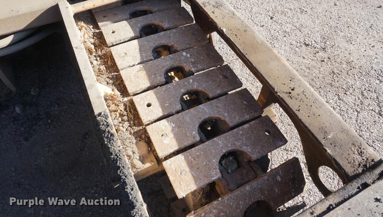 image for item DD6521 2006 Mauldin 550E paver