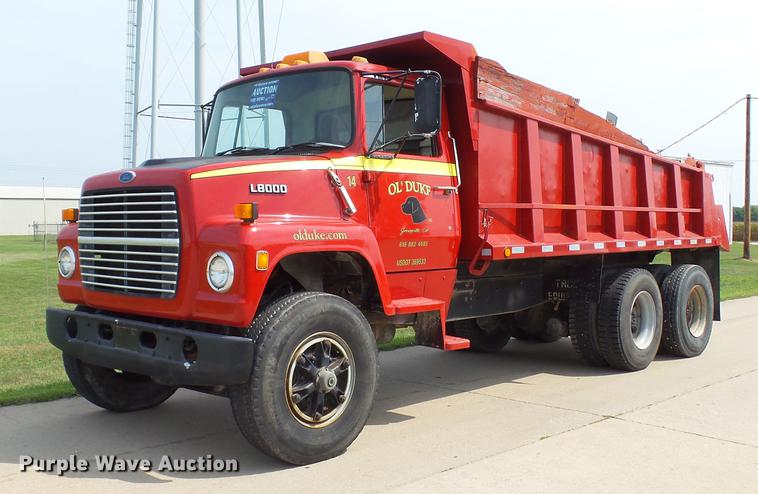 image for item DD7360 1987 Ford LNT8000 dump truck