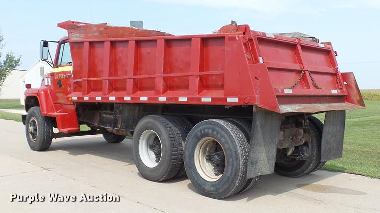 image for item DD7360 1987 Ford LNT8000 dump truck