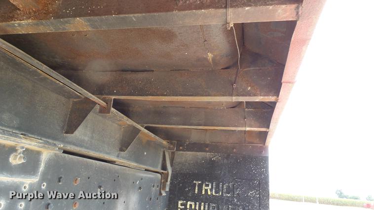 image for item DD7360 1987 Ford LNT8000 dump truck