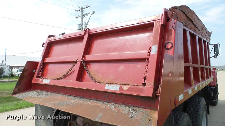 image for item DD7360 1987 Ford LNT8000 dump truck