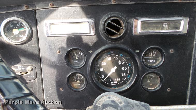 image for item DD7360 1987 Ford LNT8000 dump truck