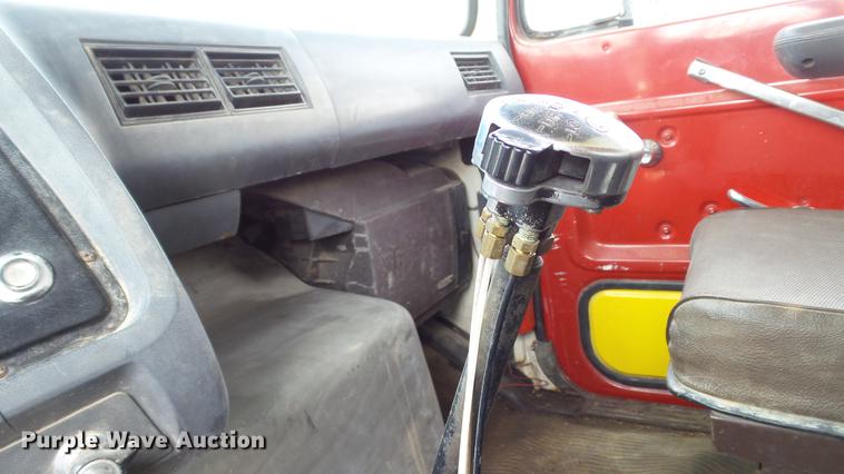 image for item DD7360 1987 Ford LNT8000 dump truck