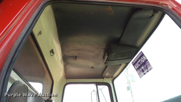 image for item DD7360 1987 Ford LNT8000 dump truck