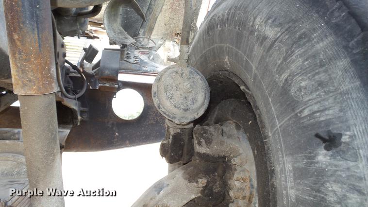 image for item DD7360 1987 Ford LNT8000 dump truck