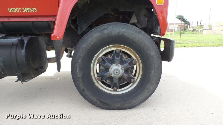 image for item DD7360 1987 Ford LNT8000 dump truck