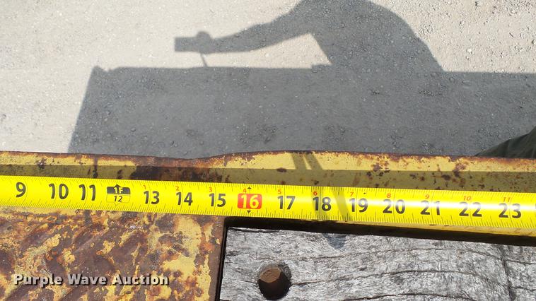 image for item DD7362 1967 Hyster HP15T tilt deck equipment trailer