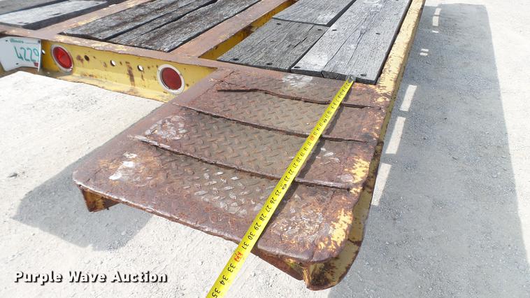 image for item DD7362 1967 Hyster HP15T tilt deck equipment trailer