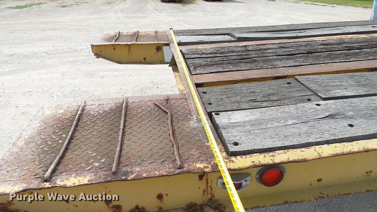 image for item DD7362 1967 Hyster HP15T tilt deck equipment trailer