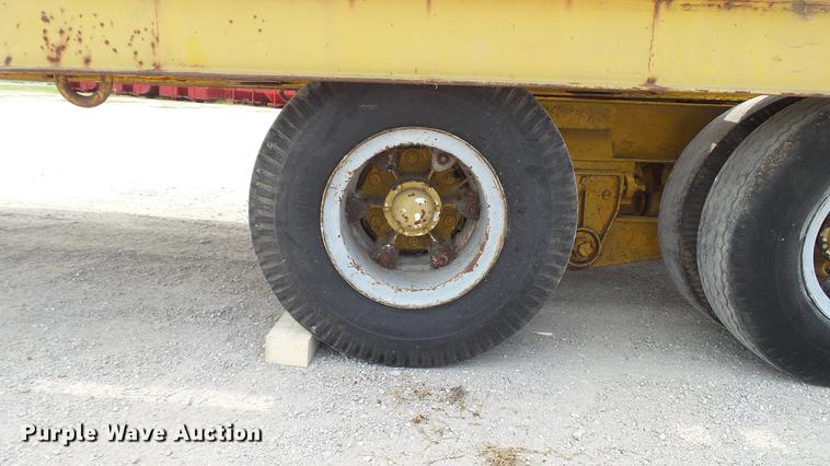 image for item DD7362 1967 Hyster HP15T tilt deck equipment trailer