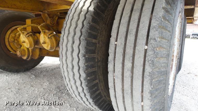 image for item DD7362 1967 Hyster HP15T tilt deck equipment trailer