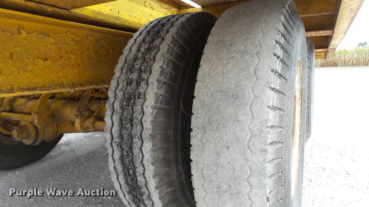 image for item DD7362 1967 Hyster HP15T tilt deck equipment trailer