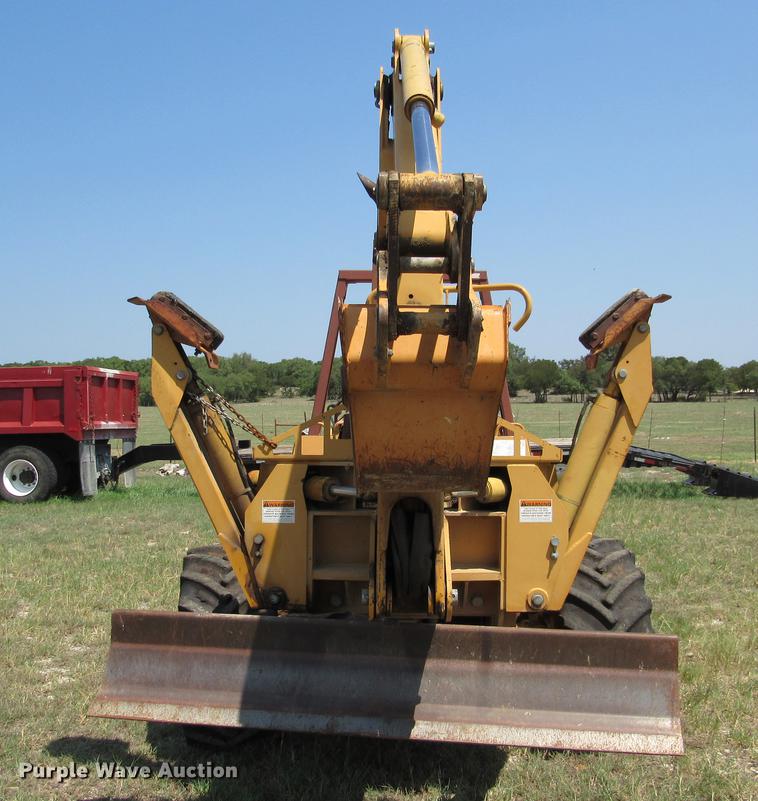 image for item DE0193 1992 Case 860 rock saw