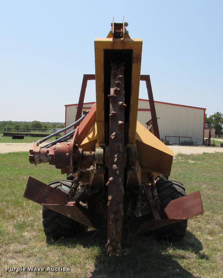 image for item DE0193 1992 Case 860 rock saw