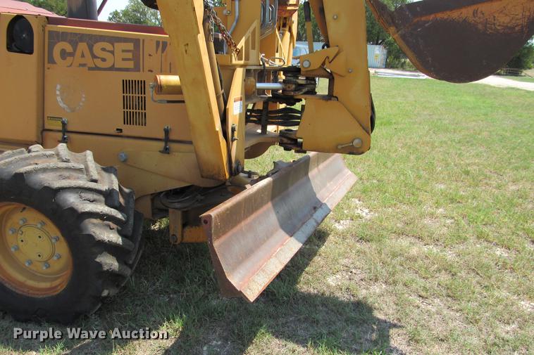 image for item DE0193 1992 Case 860 rock saw