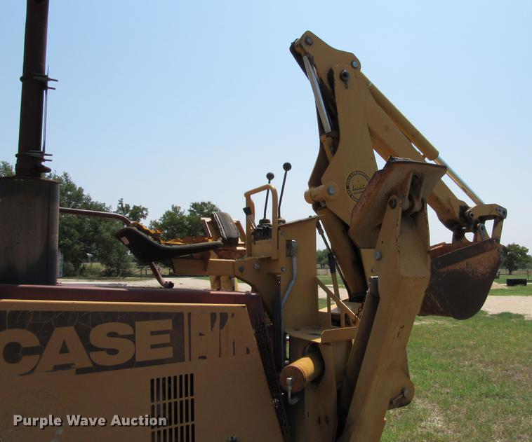 image for item DE0193 1992 Case 860 rock saw