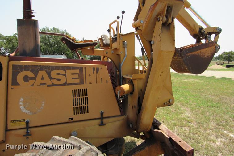 image for item DE0193 1992 Case 860 rock saw