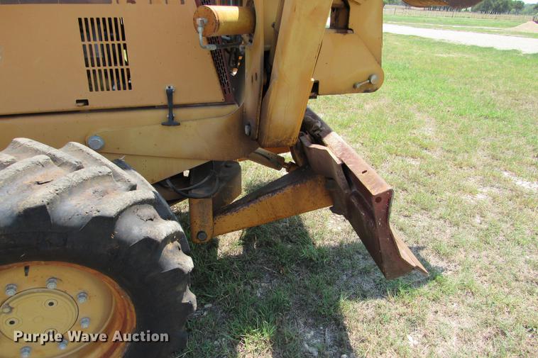 image for item DE0193 1992 Case 860 rock saw