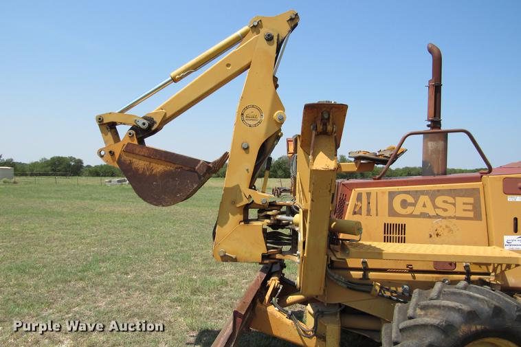 image for item DE0193 1992 Case 860 rock saw