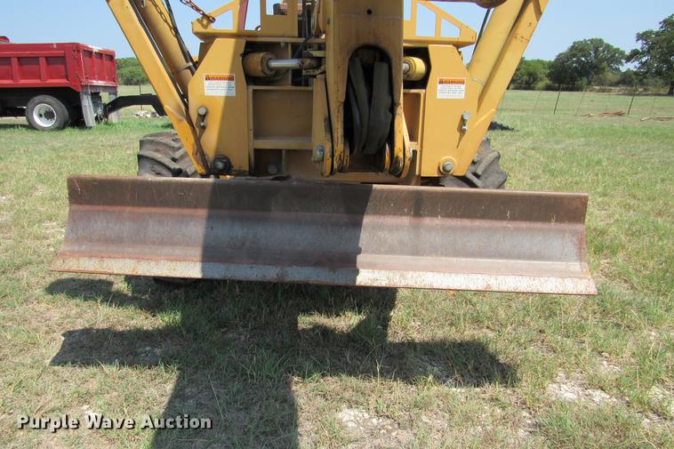 image for item DE0193 1992 Case 860 rock saw