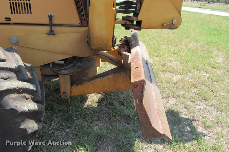 image for item DE0193 1992 Case 860 rock saw