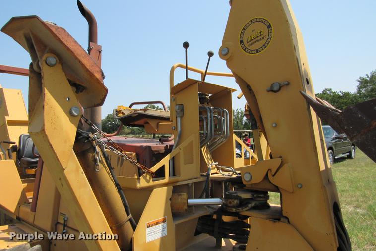 image for item DE0193 1992 Case 860 rock saw