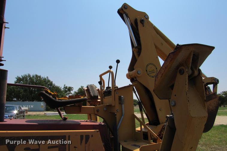 image for item DE0193 1992 Case 860 rock saw